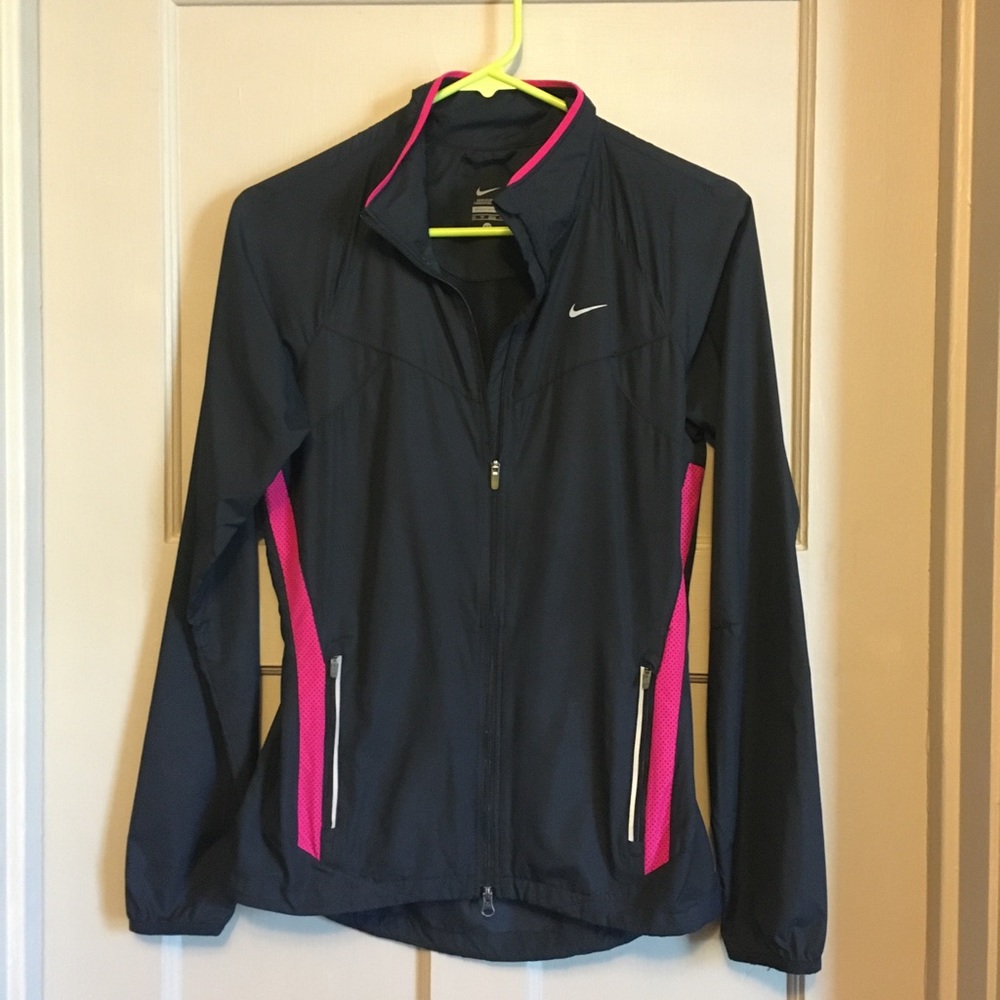 Like new Nike windbreaker!